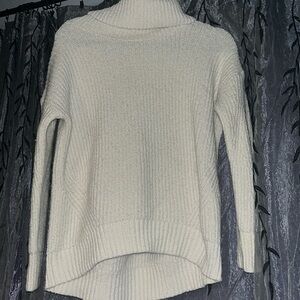 Soft cream old navy turtleneck sweater size xs